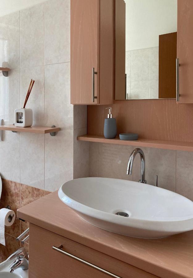 Large Well-Equipped Appartement Near Como Lake Lecco Dış mekan fotoğraf